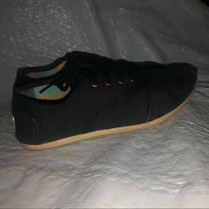 TOMS Women’s Cordones | Black Canvas